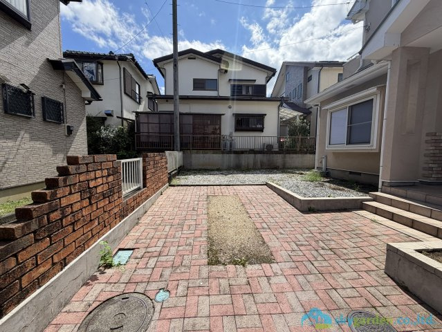 秦野市渋沢　中古戸建の駐車場