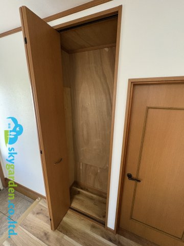 秦野市渋沢　中古戸建の収納|玄関ホールにある収納