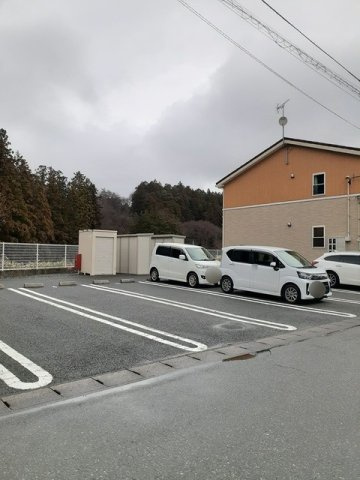 エテルノ　ファボーレⅡの駐車場
