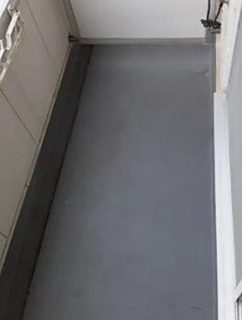 海老名市杉久保北２丁目のアパートのバルコニー