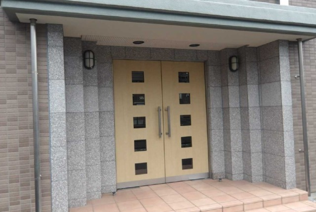 シャルム住吉のエントランス