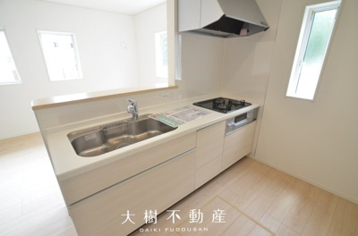 【キッチン】 | 座間市栗原中央１丁目　新築戸建て　全１棟【仲介手数料無料】