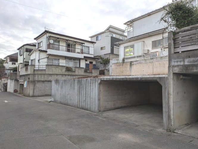 敷地面積30.3坪　売地　富士見市渡戸の前面道路含む現地写真|2方向角地！北東側4.2ｍ、北西側5.6ｍ