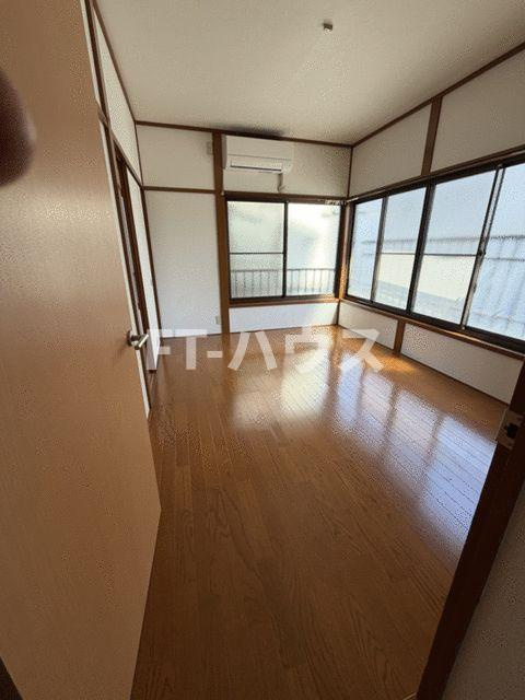 本大久保５丁目貸家の寝室