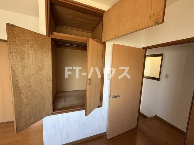 本大久保５丁目貸家の収納