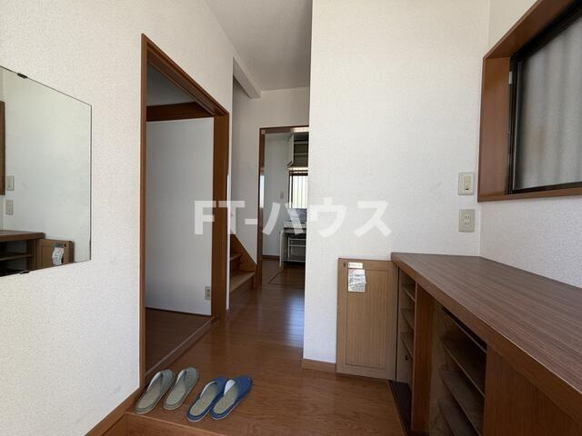 本大久保５丁目貸家の玄関