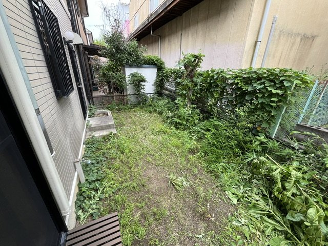 深阪4丁貸家の庭