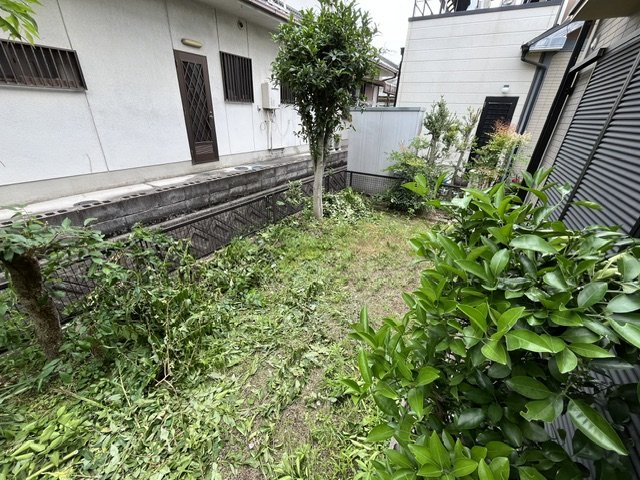 深阪4丁貸家の庭
