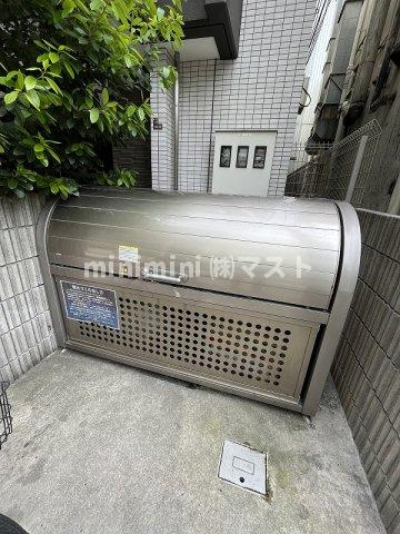 ノーブルスクエア新町のロビー