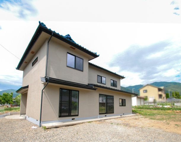 坂城町中之条　中古住宅の外観
