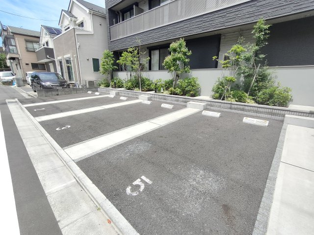 プレミアムパークの駐車場