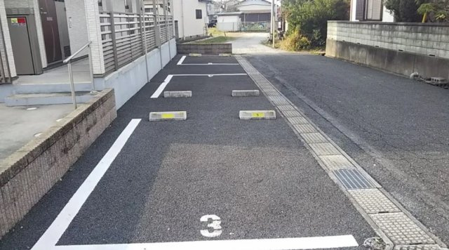 クレイノエスペランサ桜井新町の駐車場