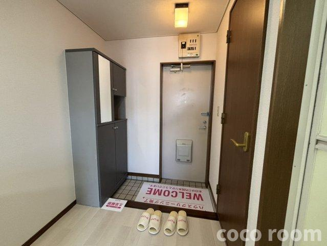 パレスアベニールの玄関