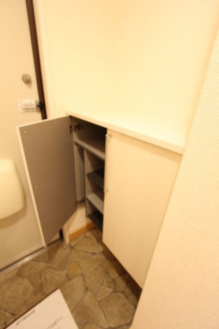 ヴァン・サンクの玄関