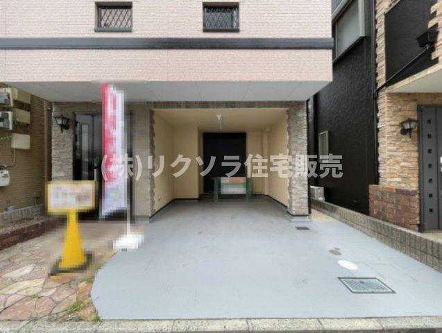 佐太東町1丁目　中古一戸建ての駐車場|2台駐車可能※車種による
■物件内覧・資金計画相談・住宅ローン相談、リフォーム相談、お問合せ受付中■
※当日・翌日のご内覧、ご相談はお電話でのお問合せがスムーズです！