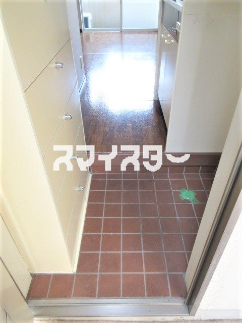 日野市東豊田４丁目のアパートの玄関