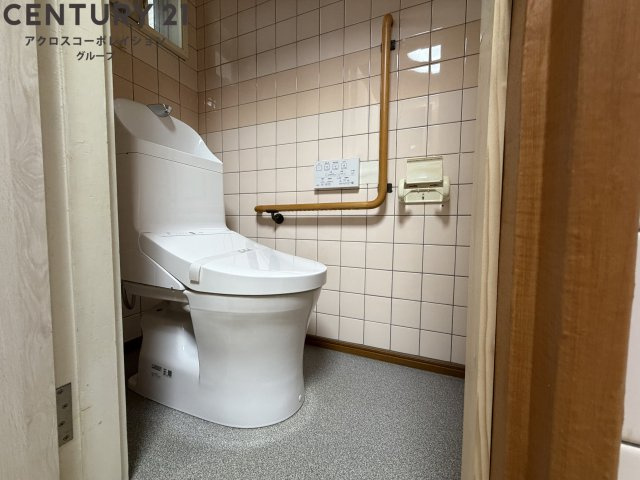 ウォシュレット付きトイレ