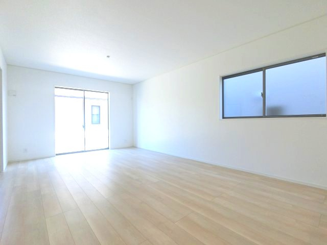 佐賀市下田町第1 　2号棟の内観：施工例|明るいリビング