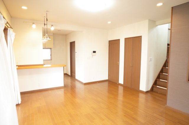 東松山市若松町　中古戸建の居間・リビング