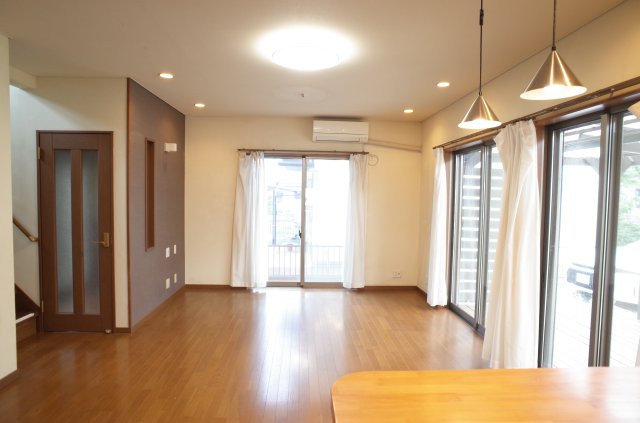 東松山市若松町　中古戸建の居間・リビング