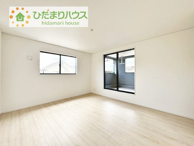 【寝室】 | 龍ケ崎市緑町第4　新築戸建 | 大きなベッドを置いても余裕の広さの主寝室♪