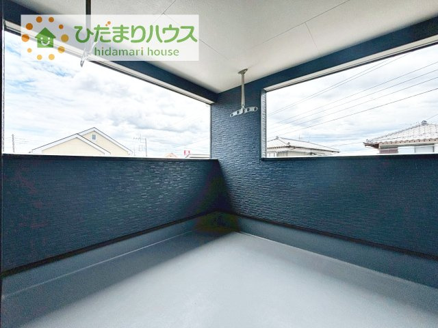 【バルコニー】 | 龍ケ崎市緑町第4　新築戸建 | 人気が高いインナーバルコニーを採用♪天候を気にせず洗濯物を干せ、紫外線も気にせずに済みます(*^^)v