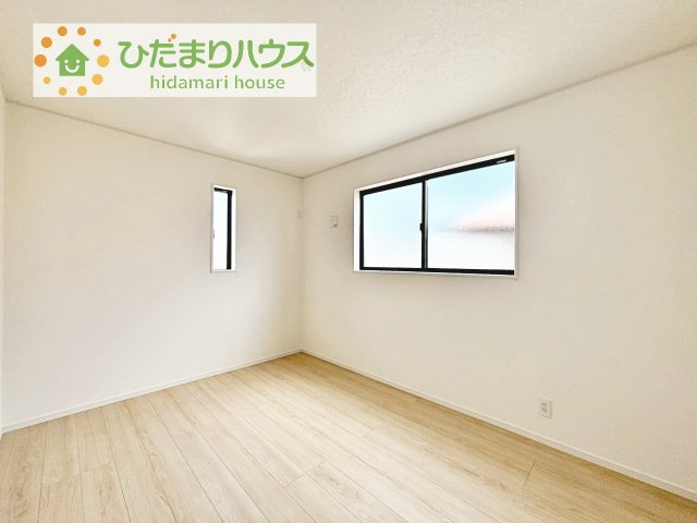 【洋室】 | 龍ケ崎市緑町第4　新築戸建 | お掃除しやすく、清潔感を保てるのでダニも発生しにくいフローリング♪