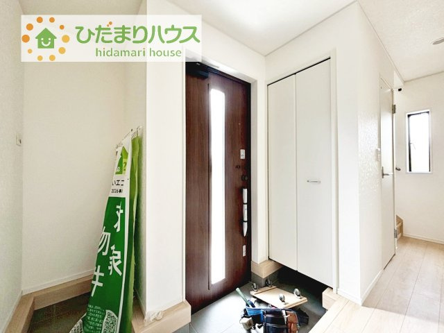 【玄関】 | 龍ケ崎市緑町第4　新築戸建 | 家族の靴をたっぷり収納！大型シューズクローゼット付き(^^♪