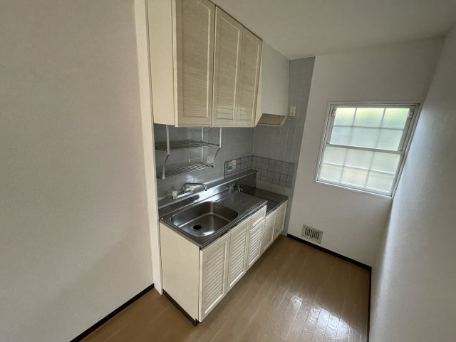 狛江市和泉本町３丁目のアパートのキッチン