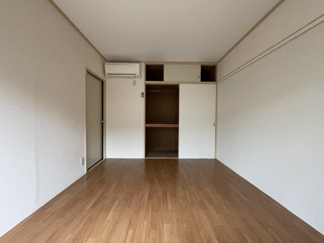 狛江市和泉本町３丁目のアパートの寝室
