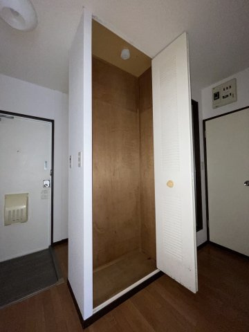 狛江市和泉本町３丁目のアパートの収納