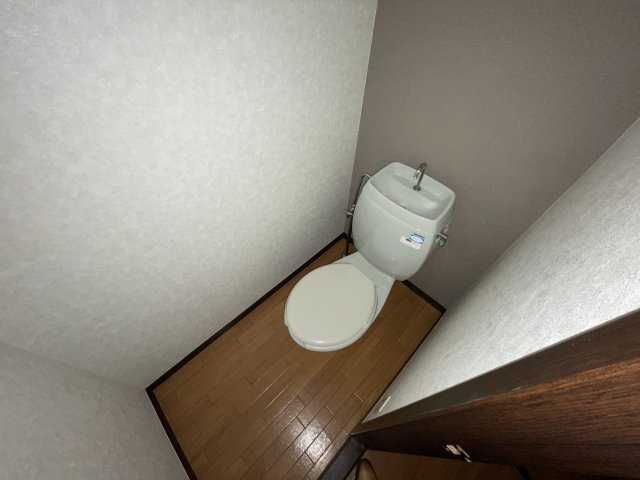 狛江市和泉本町３丁目のアパートのトイレ