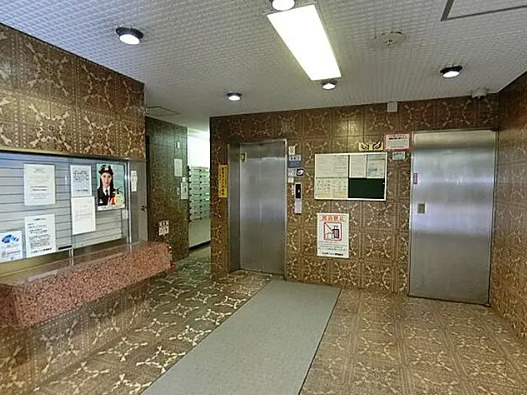 新宿三光町ハイムのロビー