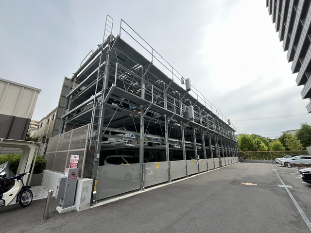 プラネスーペリア泉北原山公園の駐車場