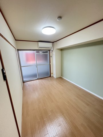 【寝室】 | 第10高光マンション