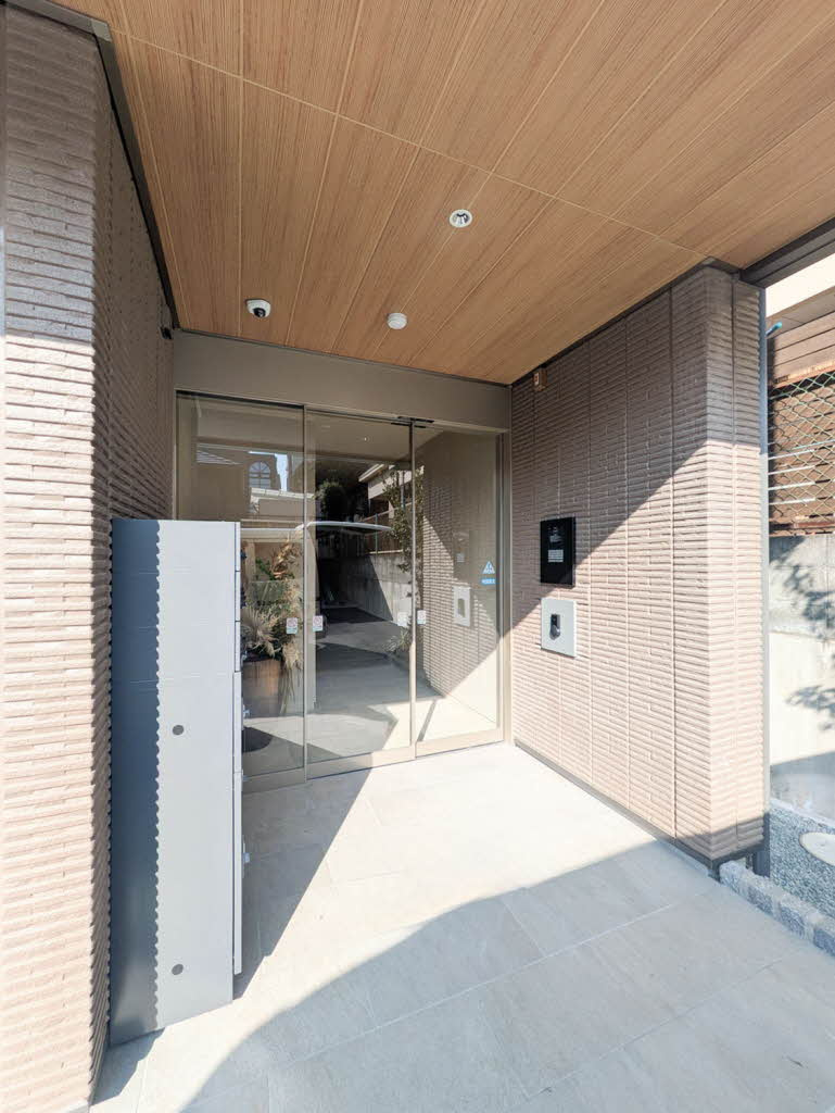 熊本市中央区上水前寺２丁目の賃貸マンションのエントランス