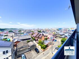 ◆ライオンズマンション大高緑地◆3LDK南西向き住戸！の展望|6階バルコニーからは、開放感あふれる眺望が楽しめます。周囲に遮るものが少ないため、プライバシーも確保されています。心地よい風を感じながら、リラックスタイムをお過ごしいただけます♪