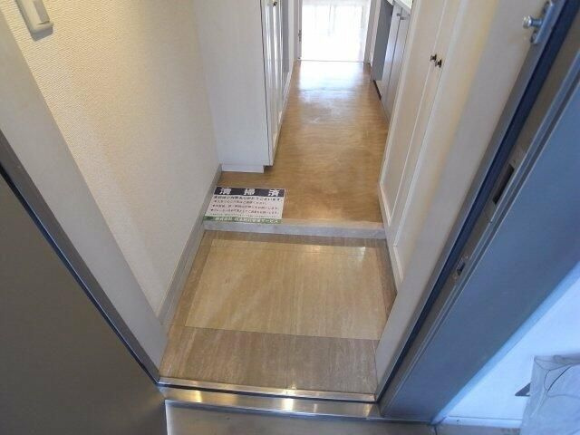エスティア駒込の玄関