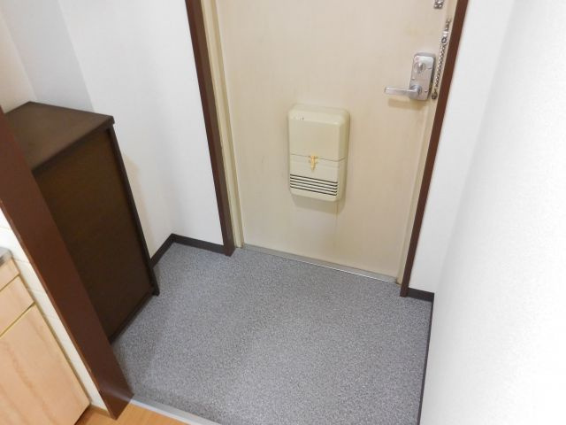 フルーレ高槻の玄関