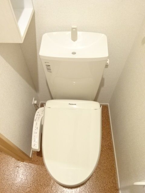 サンシャインビレッジアゼリアＣのトイレ
