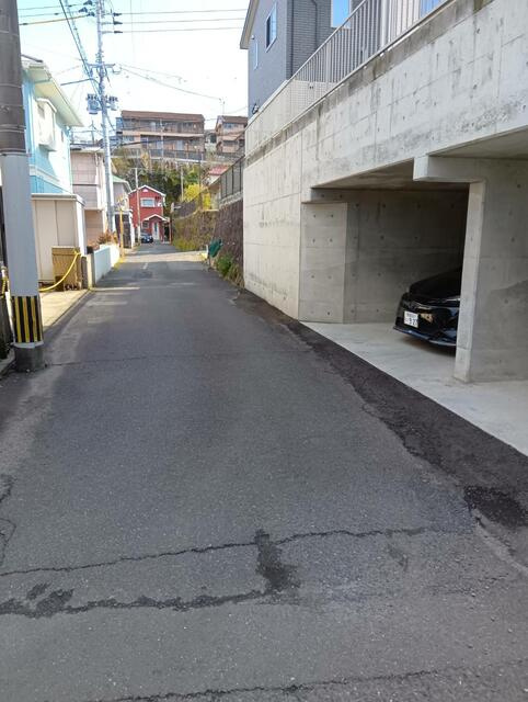 【前面道路含む現地写真】