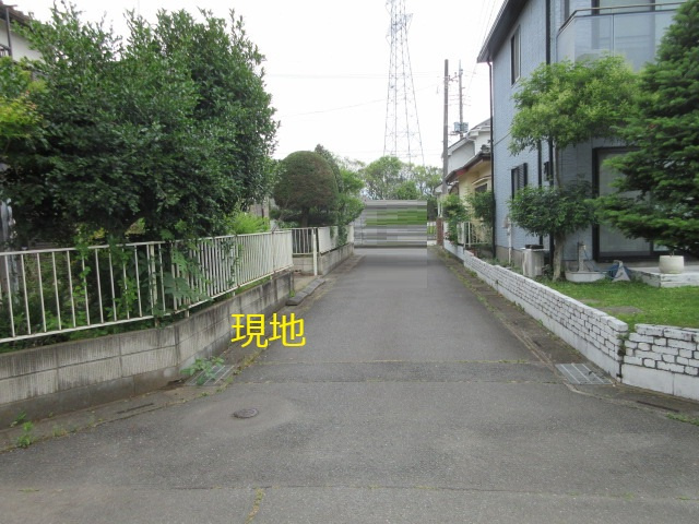 中古戸建　東松山市石橋1765-38（リフォーム住宅）の前面道路含む現地写真