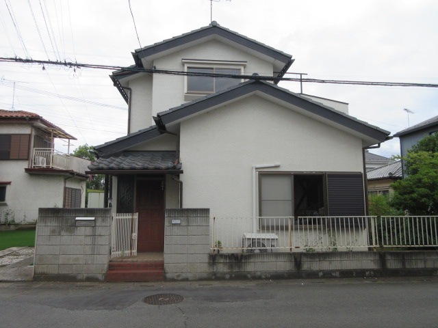中古戸建　東松山市石橋1765-38（リフォーム住宅）の前面道路含む現地写真
