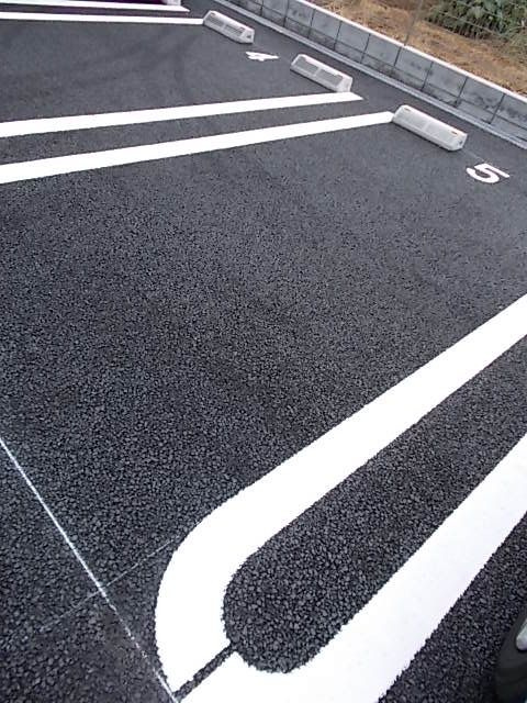 ウィルⅡの駐車場