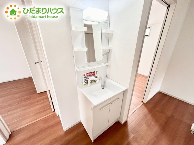 上尾市向山5丁目　新築戸建　07の独立洗面台|2階