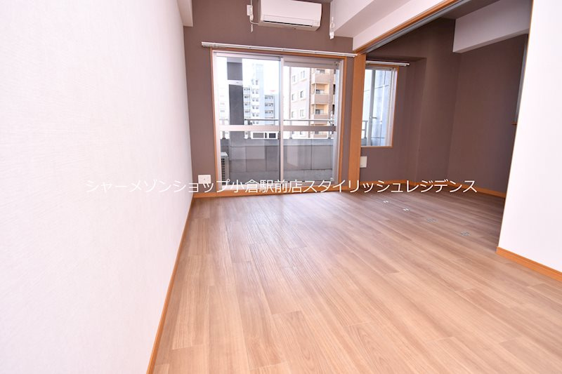ニューサンリバー１５番館の居間・リビング