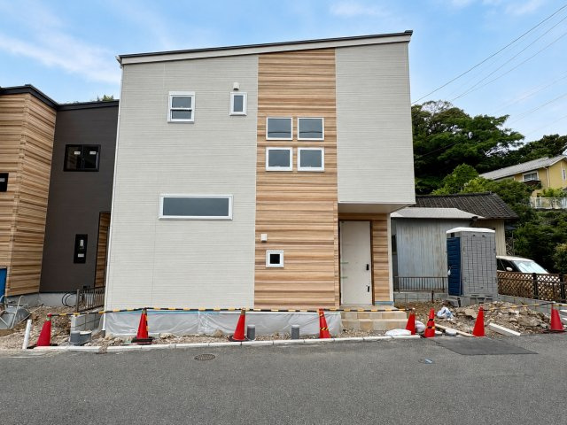 「電停とスーパー近隣 」高知市大津甲1号棟　新築一戸建て