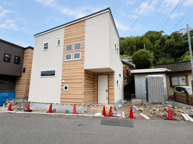 「電停とスーパー近隣 」高知市大津甲1号棟　新築一戸建ての外観|※2026年6月4日撮影。