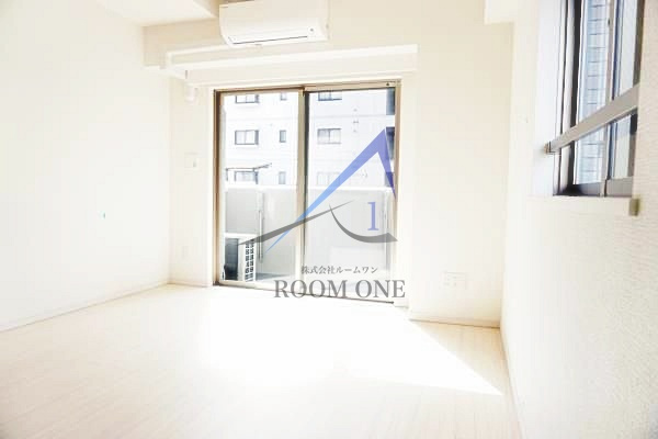Ｃｒｏｓｓ　Ｐｏｉｎｔ　ＡＫＡＢＡＮＥの居間・リビング|洋室のお部屋です。