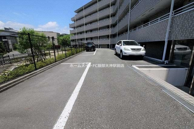 Gran Pino 春日の駐車場